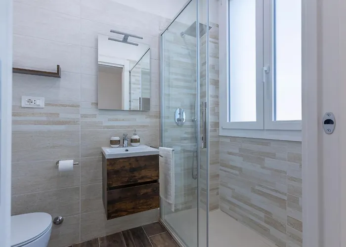 Guesthost - Manis Bologna