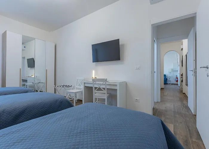 Guesthost - Manis * Bologna