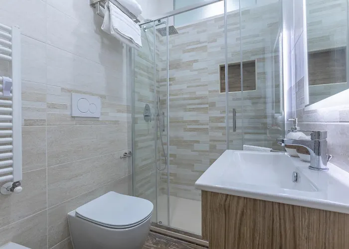 Guesthost - Manis بولونيا