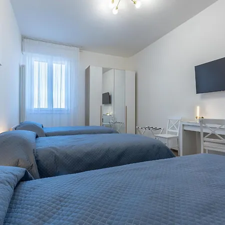 Guesthost - Manis Μπολόνια