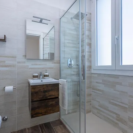 Guesthost - Manis בולוניה